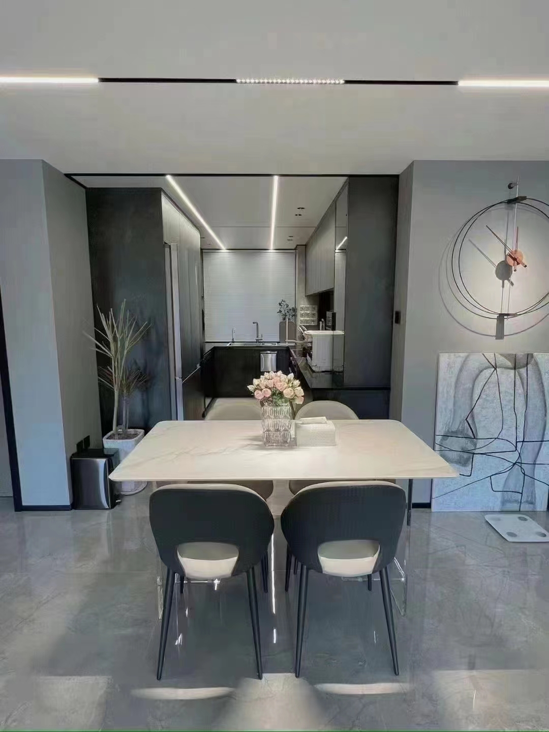 黑白灰 卢卡美郡