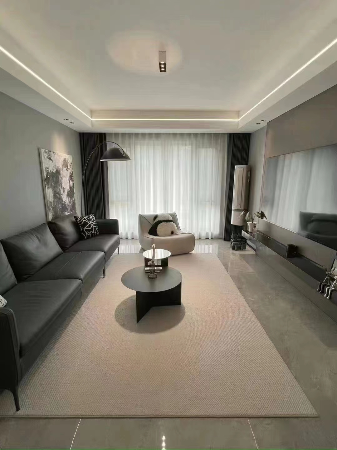 黑白灰 卢卡美郡